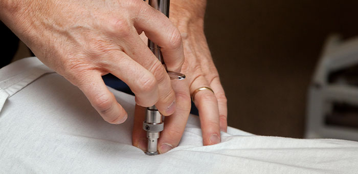 patient receiving activator methods technique in Campbell